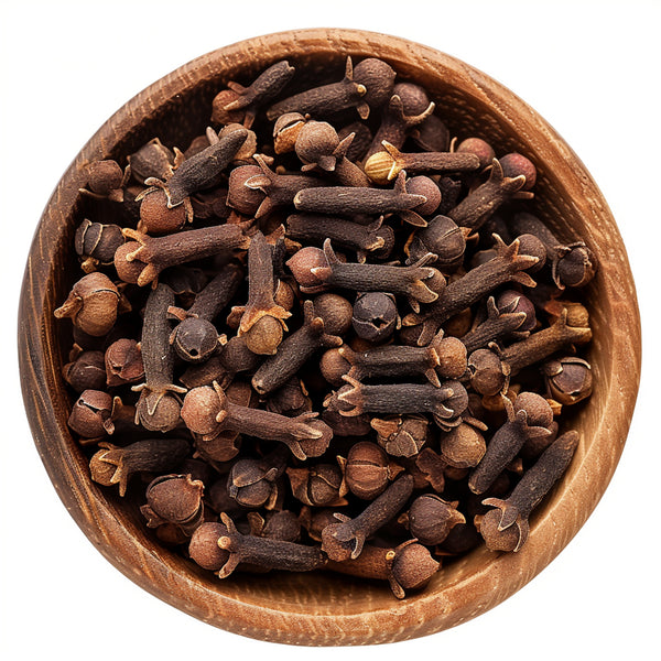 High quality whole cloves close-up – deep brown, warm sweet-spicy aroma